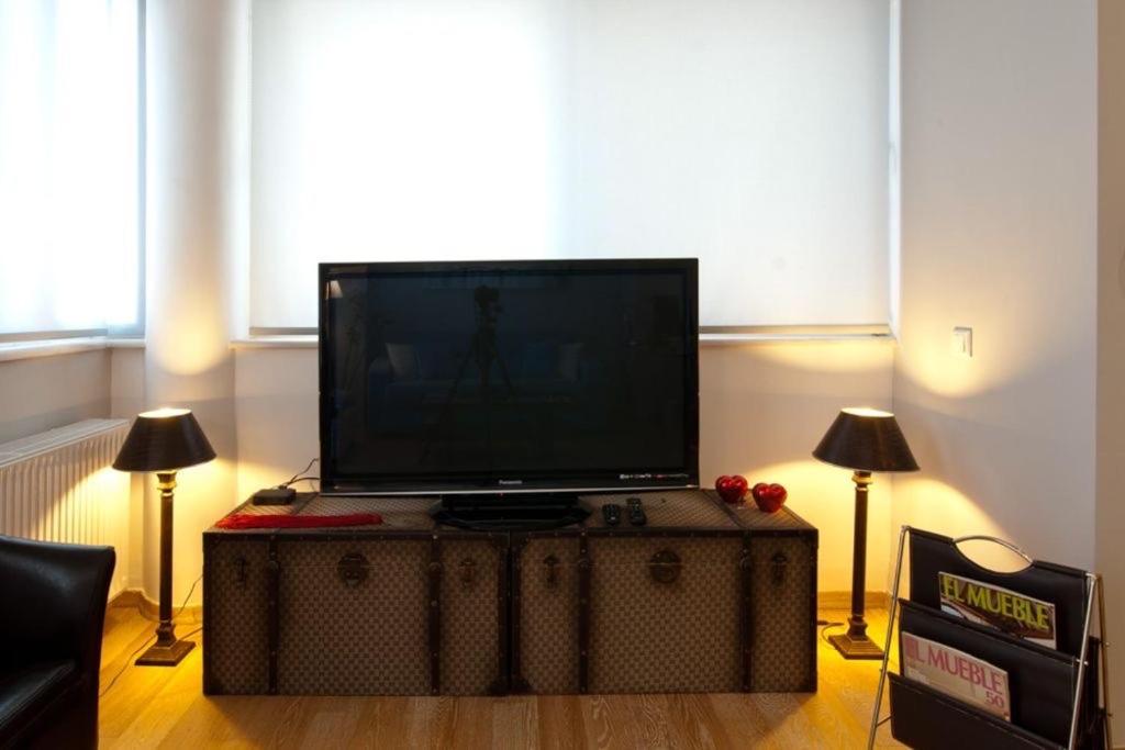 Acropolis Luxury Apartment With Balcony เอเธนส์ ภายนอก รูปภาพ