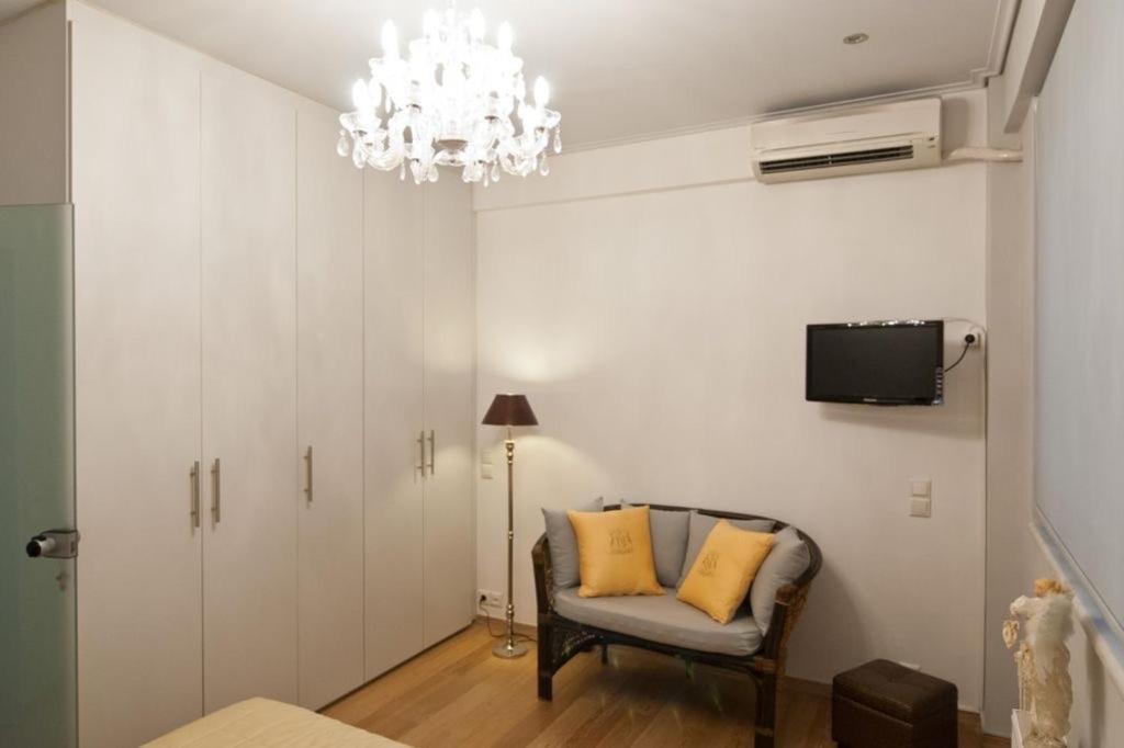 Acropolis Luxury Apartment With Balcony เอเธนส์ ภายนอก รูปภาพ