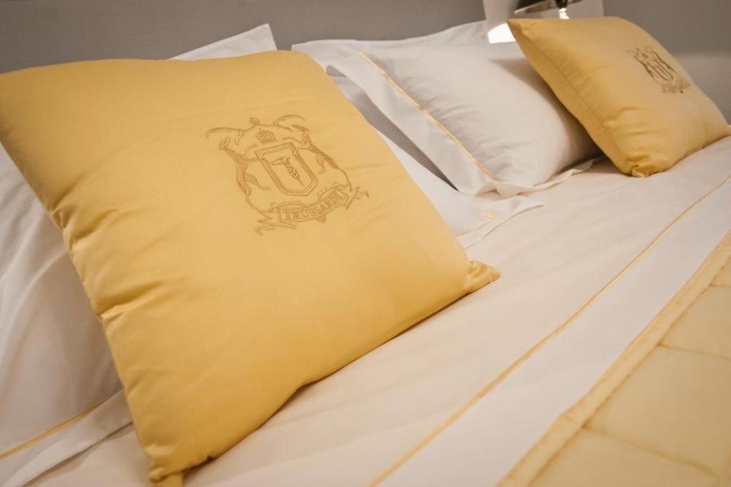 Acropolis Luxury Apartment With Balcony เอเธนส์ ภายนอก รูปภาพ